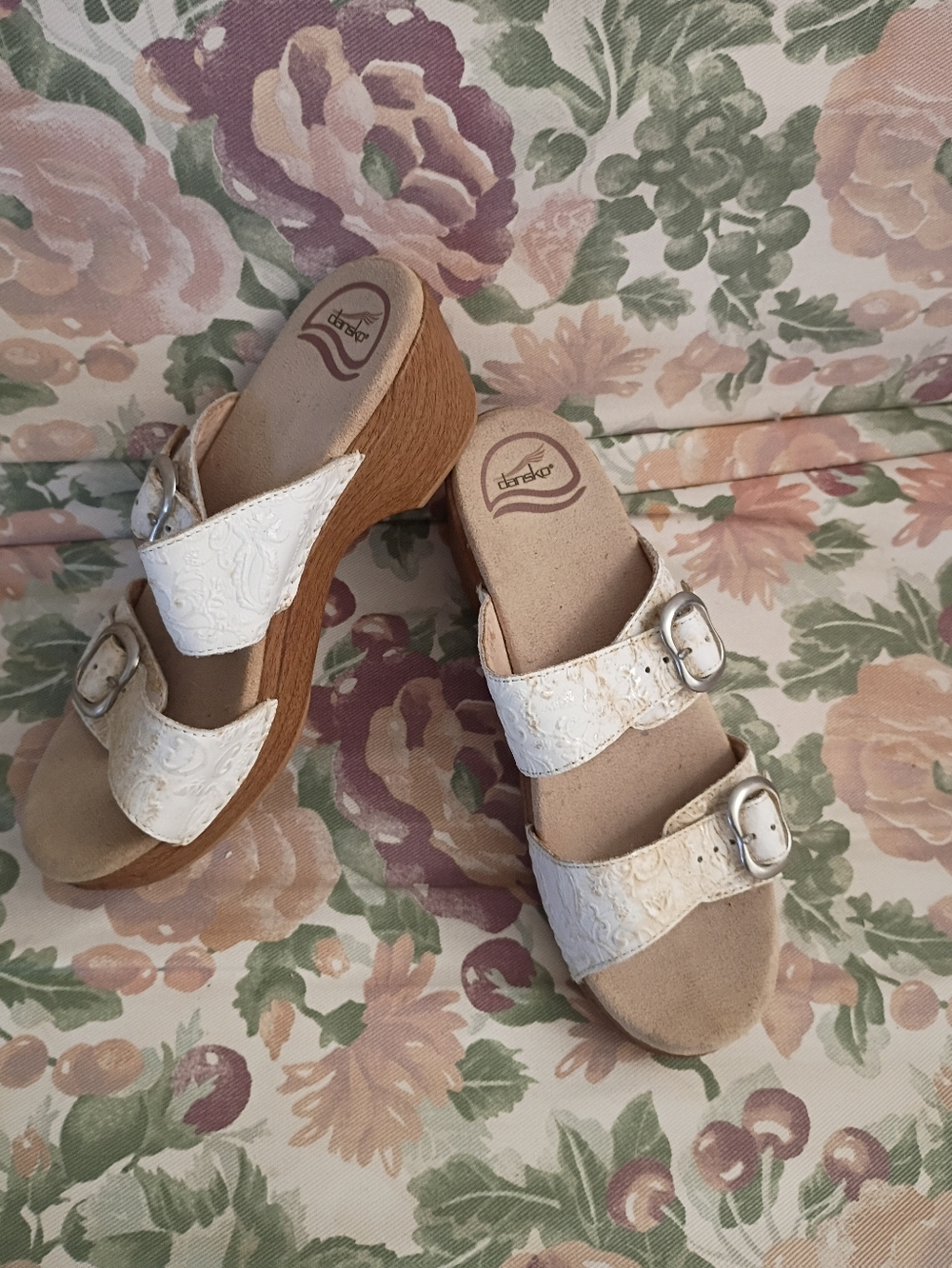 ā¤ļøDANSKO SOPHIE White / Tan Tooled Double Strap Clogs Shoes Size 37 7